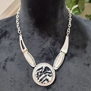 Women's Round White Black Resin Gold Chain Fashion Jewelry Necklace